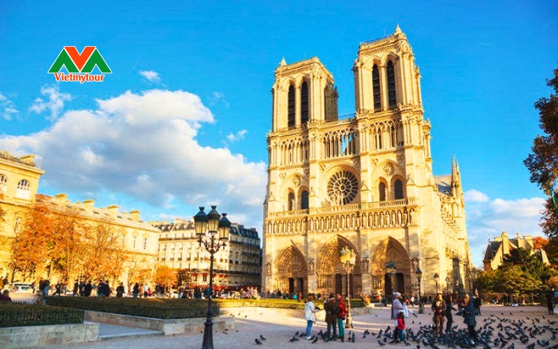Nhà Thờ Đức Bà Paris (Notre-Dame)
