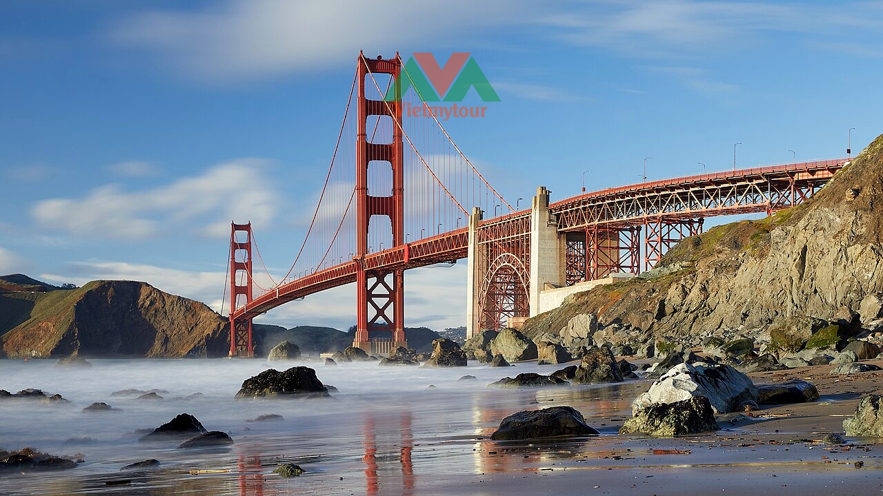 Cầu Cổng Vàng Golden Gate Bridge nối vịnh San Francisco với Thái Bình Dương