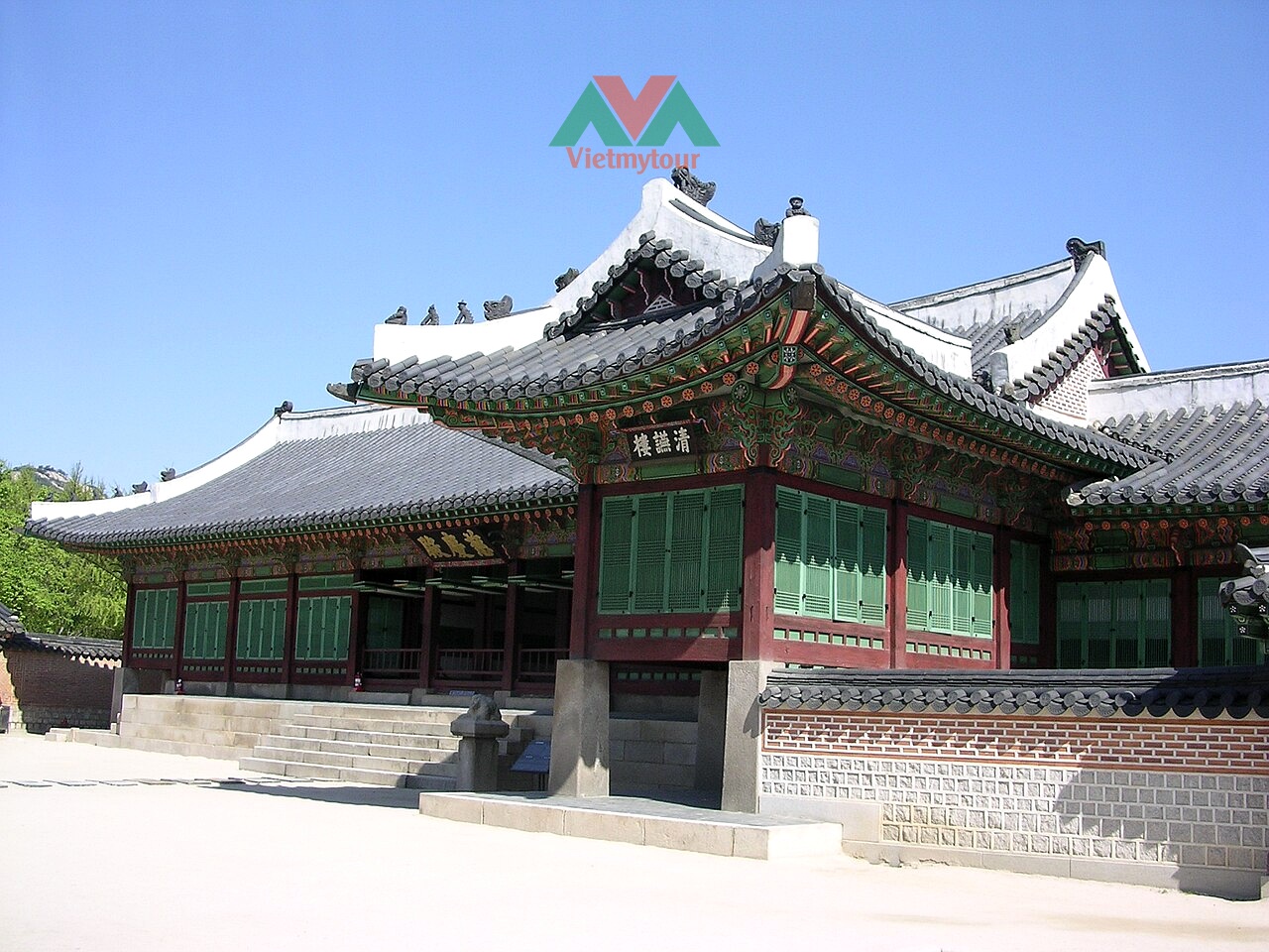 Điện Jagyeongjeon và khu di tích Geoncheonggung trong cung điện Gyeongbokgung Hàn Quốc