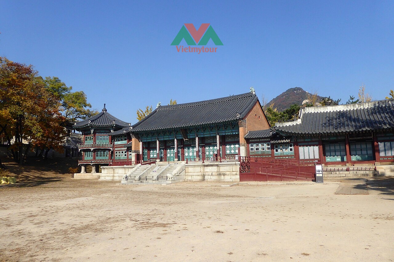 Thư viện Jibokjae của Vua Gojong trong hoàng cung Gyeongbokgung biểu diễn nhạc kịch cung đình